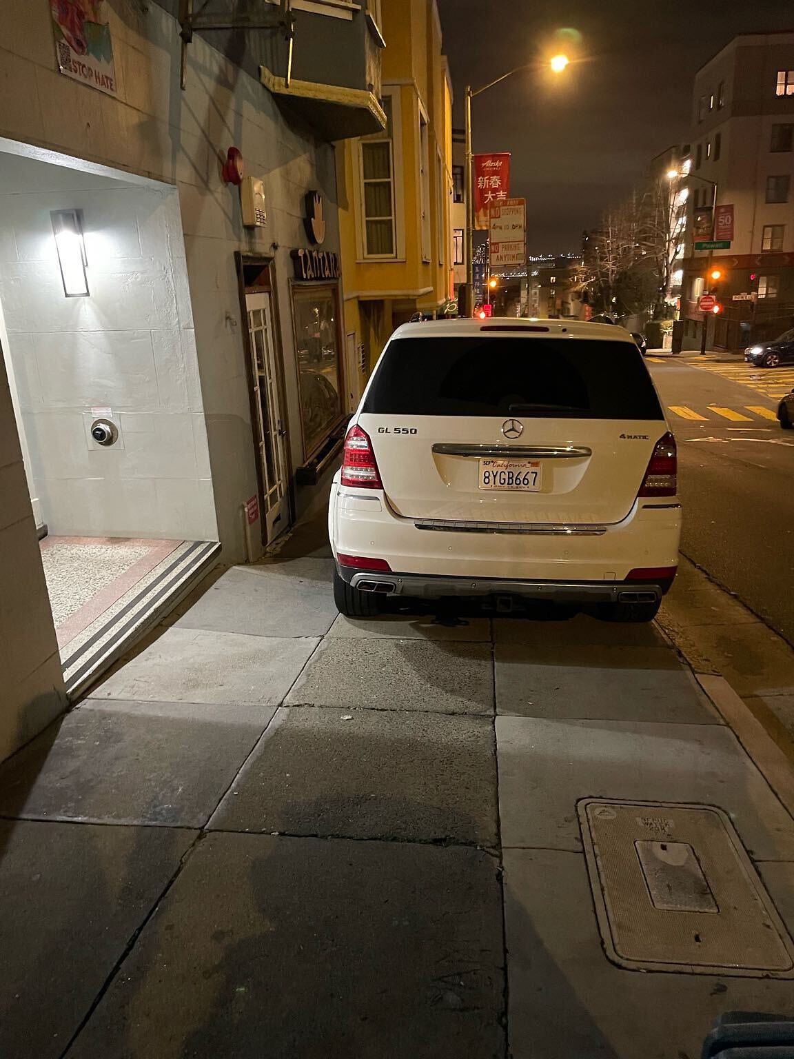 Photo of car in the street with license plate 8YGB667 in California