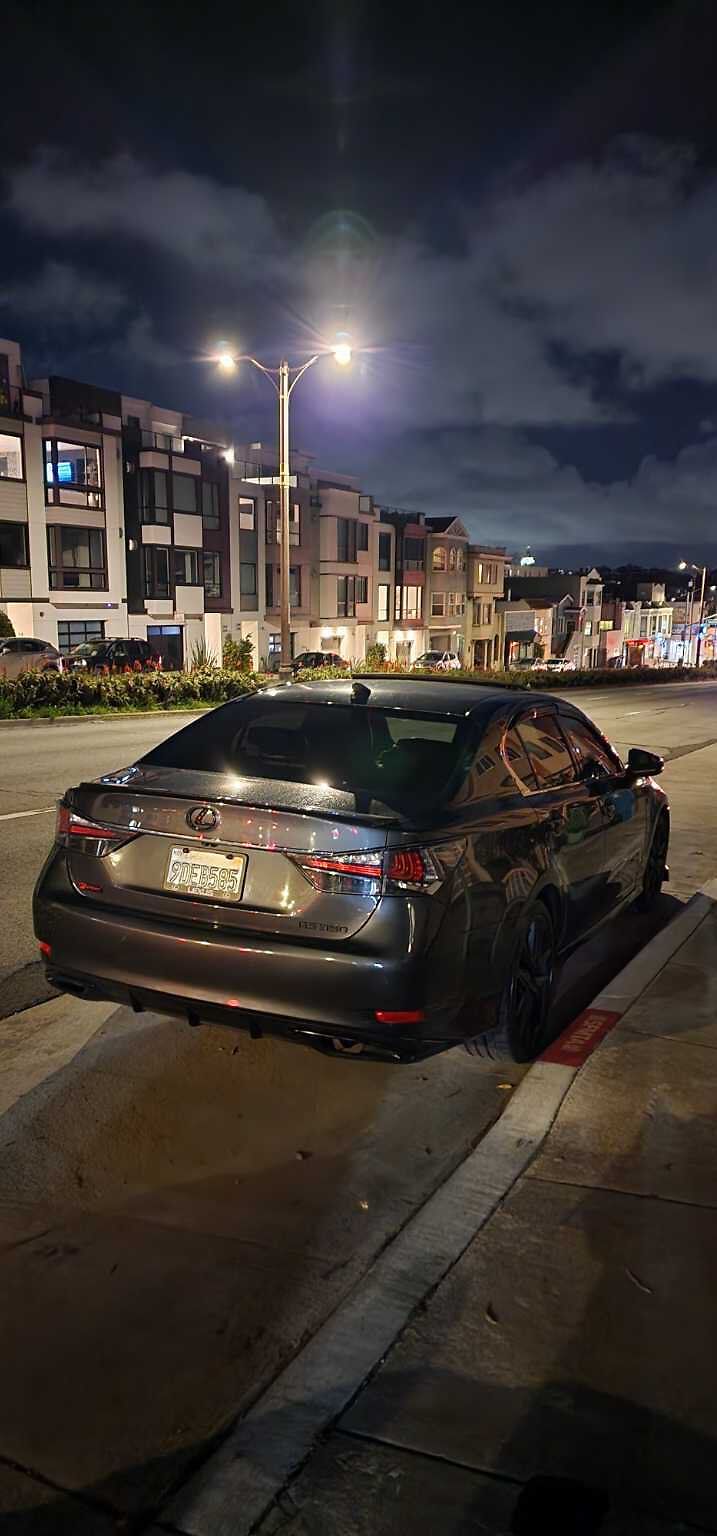 Photo of car in the street with license plate 9DEB585 in California