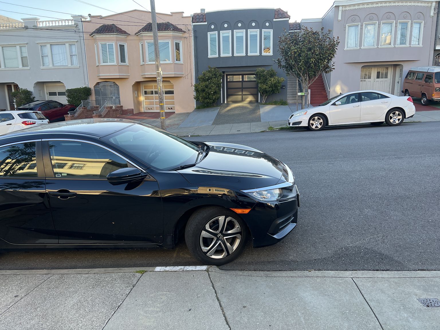 Photo of car in the street with license plate 7RVX569 in California