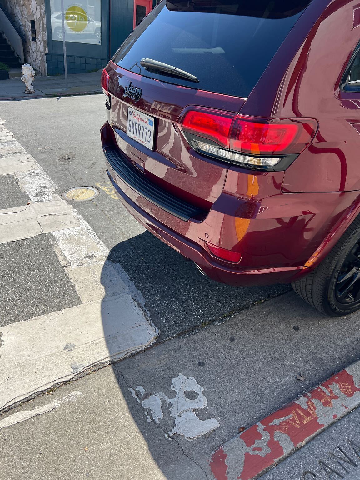 Photo of car in the street with license plate 8MRR773 in California