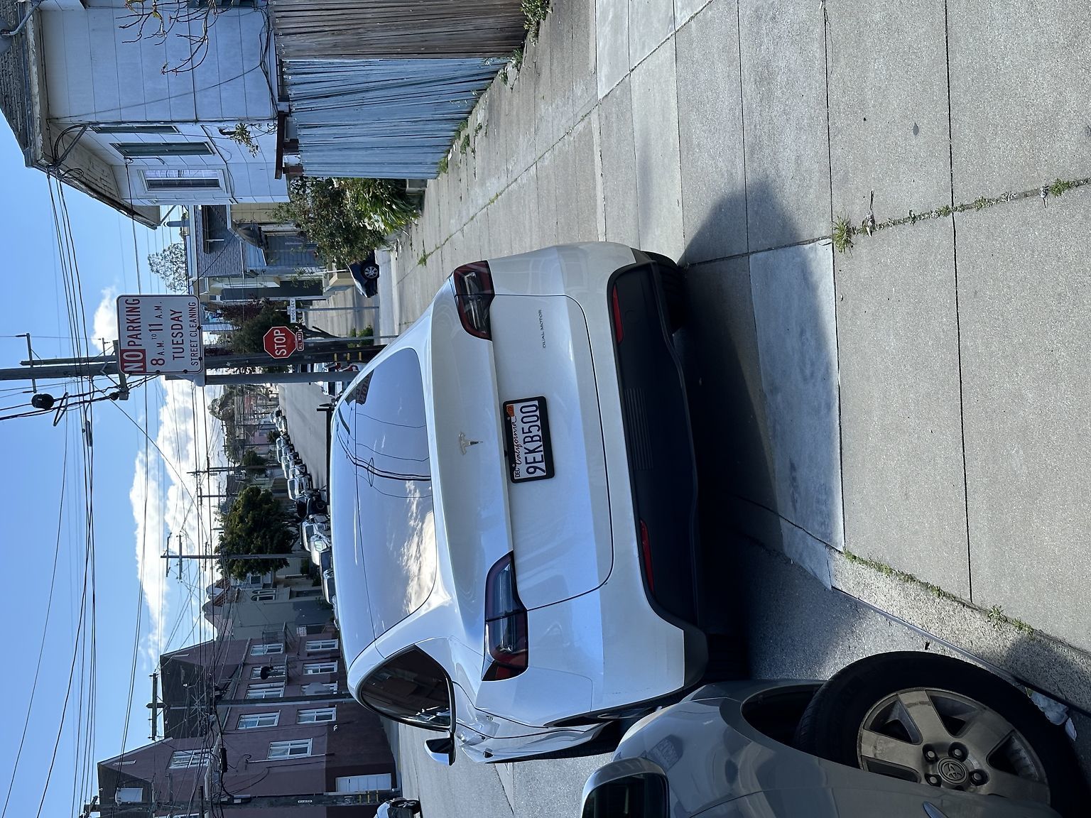 Photo of car in the street with license plate 9EKB500 in California