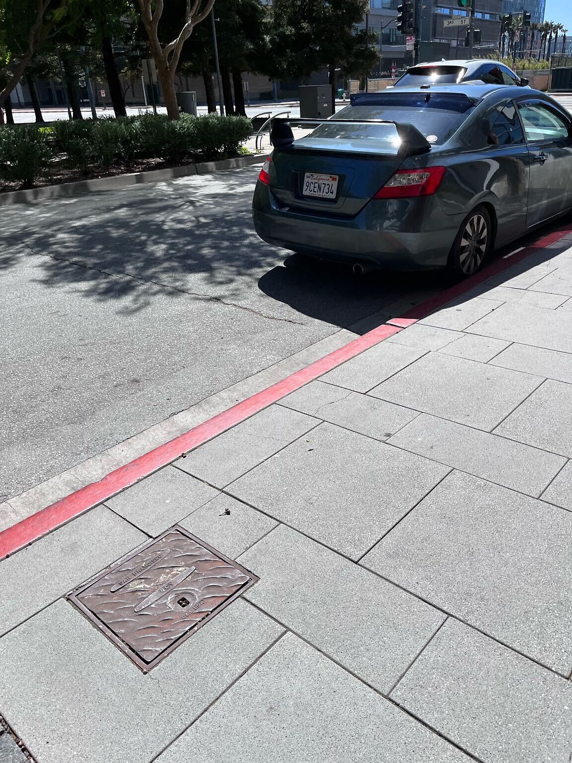 Photo of car in the street with license plate 9CEN734 in California